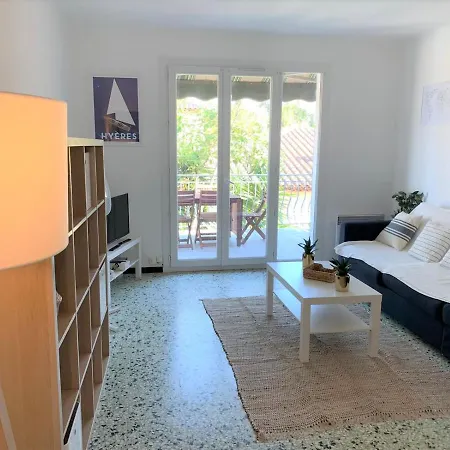 Appartamento Beaux 3 Pieces Avec Espaces Exterieurs Et Parking - Proche Hyères