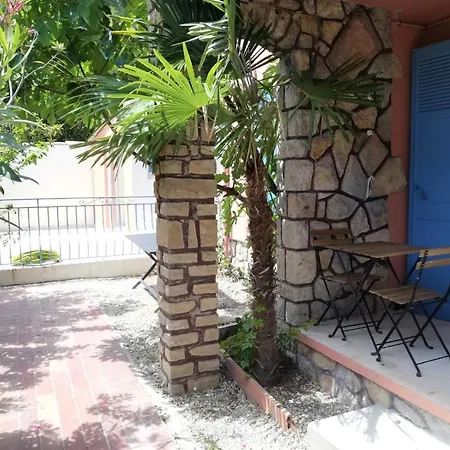 Beaux 3 Pieces Avec Espaces Exterieurs Et Parking - Proche Apartment Hyeres