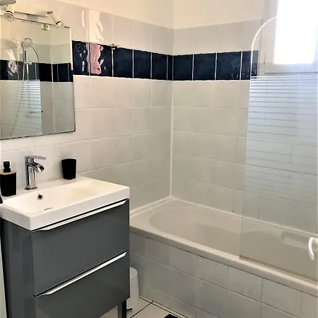 Apartment Beaux 3 Pieces Avec Espaces Exterieurs Et Parking - Proche Hyeres